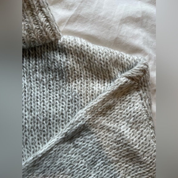 H&M Turtleneck - Picture 2 of 2